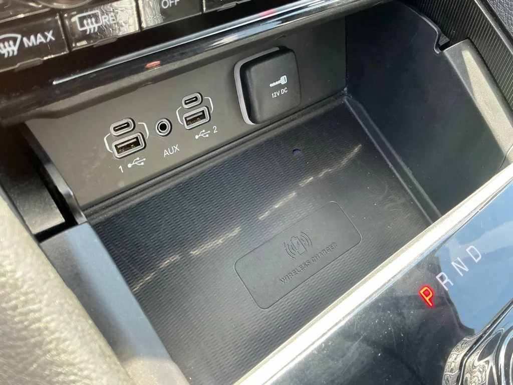 Used 2024 Red Jeep Altitude image 38