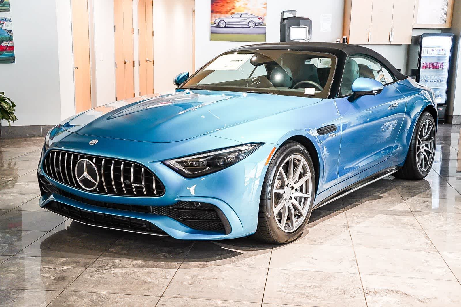 Used 2025 MANUFAKTUR Hyper Blue Metallic Mercedes-Benz AMG® SL 43 image 2