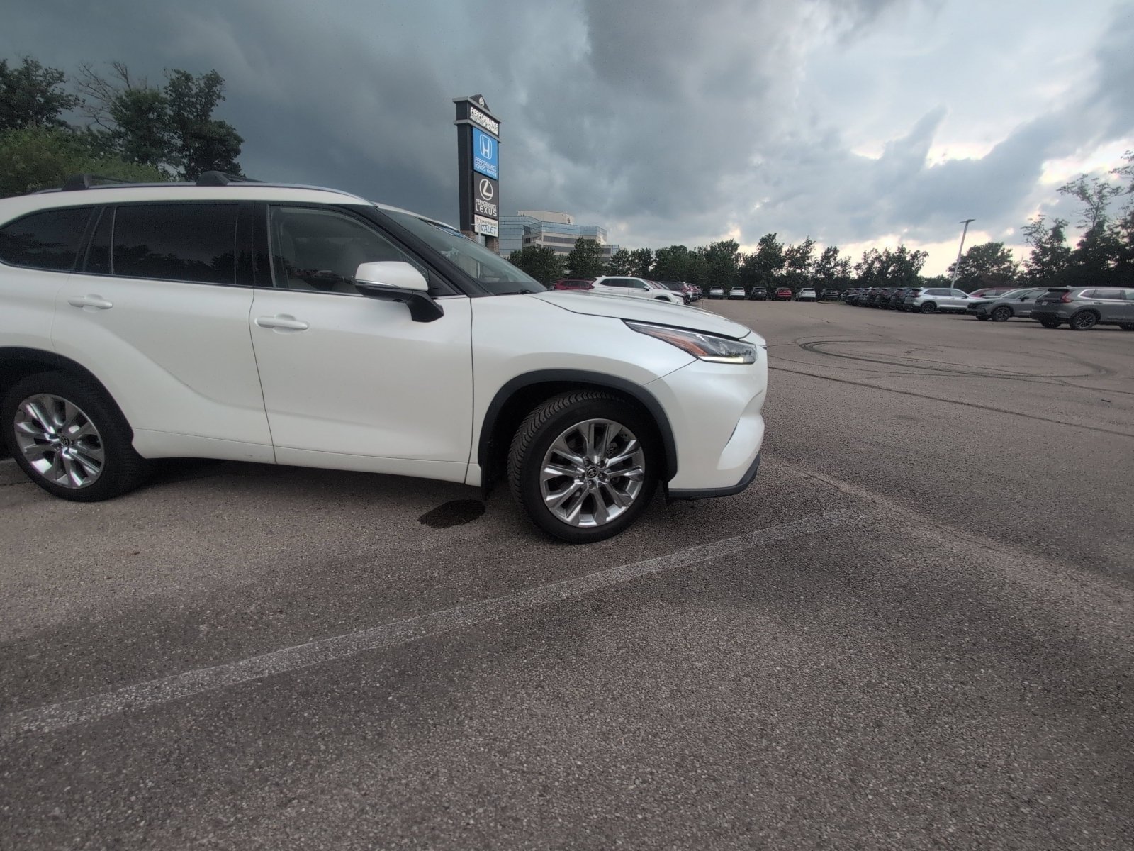 Used 2020 Blizzard Pearl Toyota Limited image 25