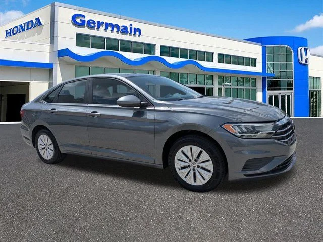 Used 2019 Platinum Gray Metallic Volkswagen 1.4T SE image 3