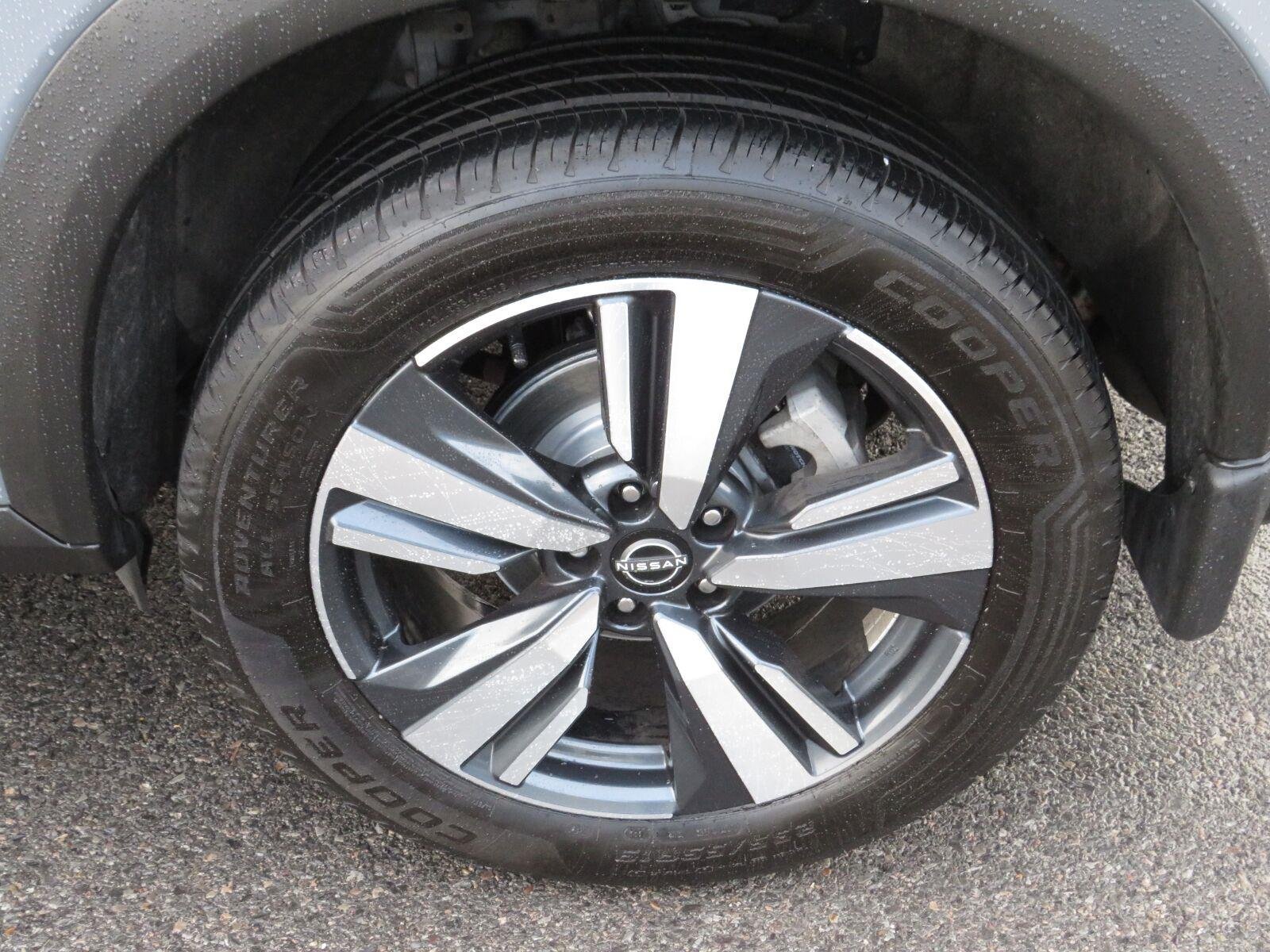 Used 2024 Boulder Gray Pearl Nissan SL image 16