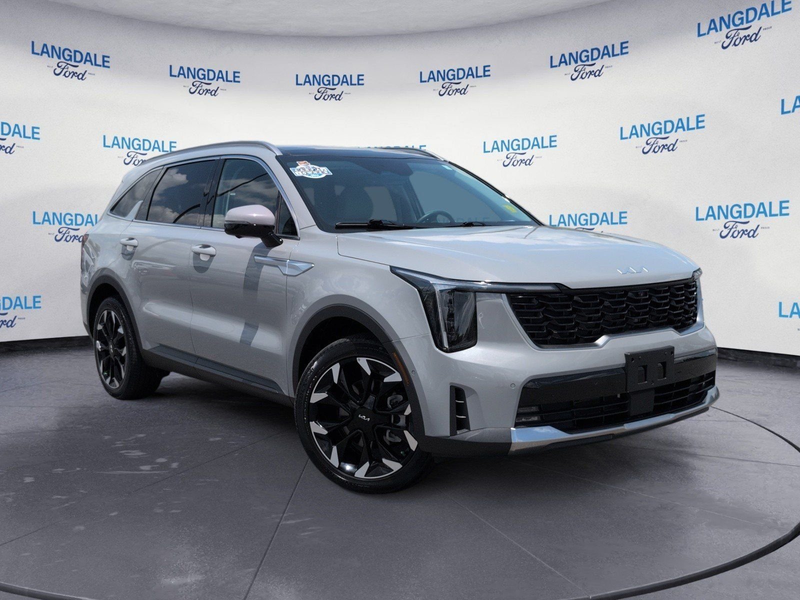 Used 2025 Wolf Gray Kia SX image 2