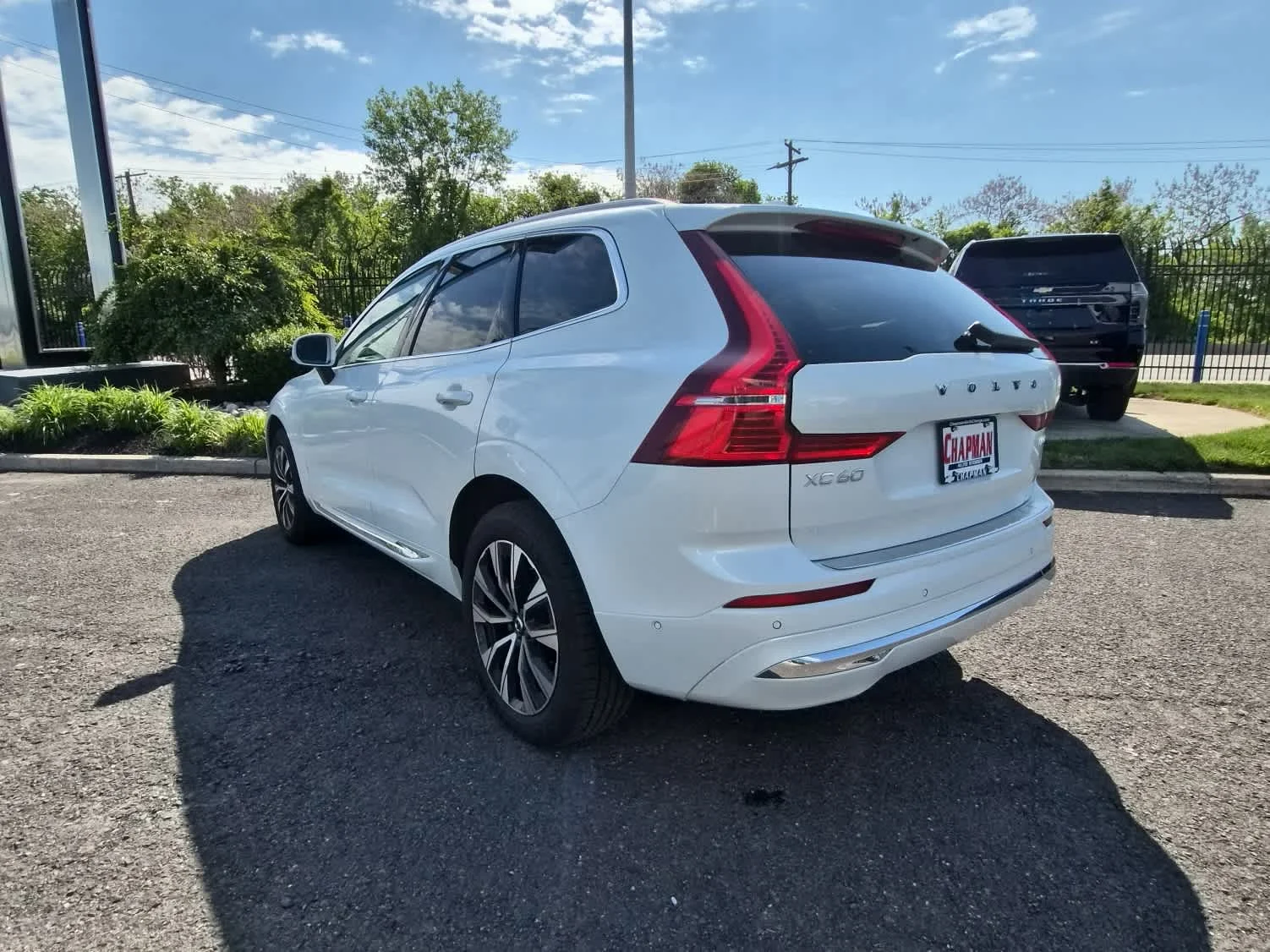 Used 2023  Volvo Plus Bright Theme image 5