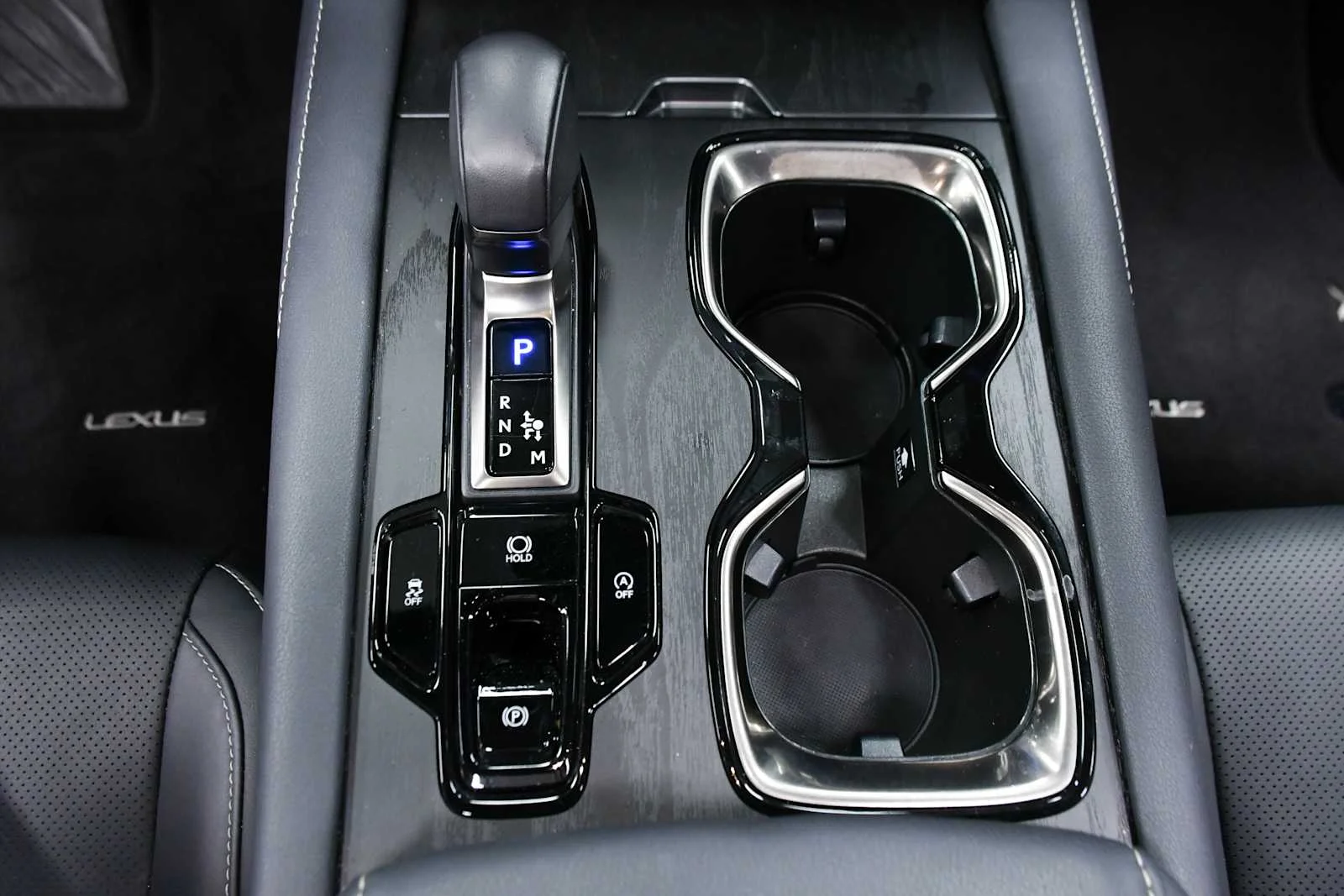 Certified Used 2025 MATADOR RED MICA Lexus Premium image 22