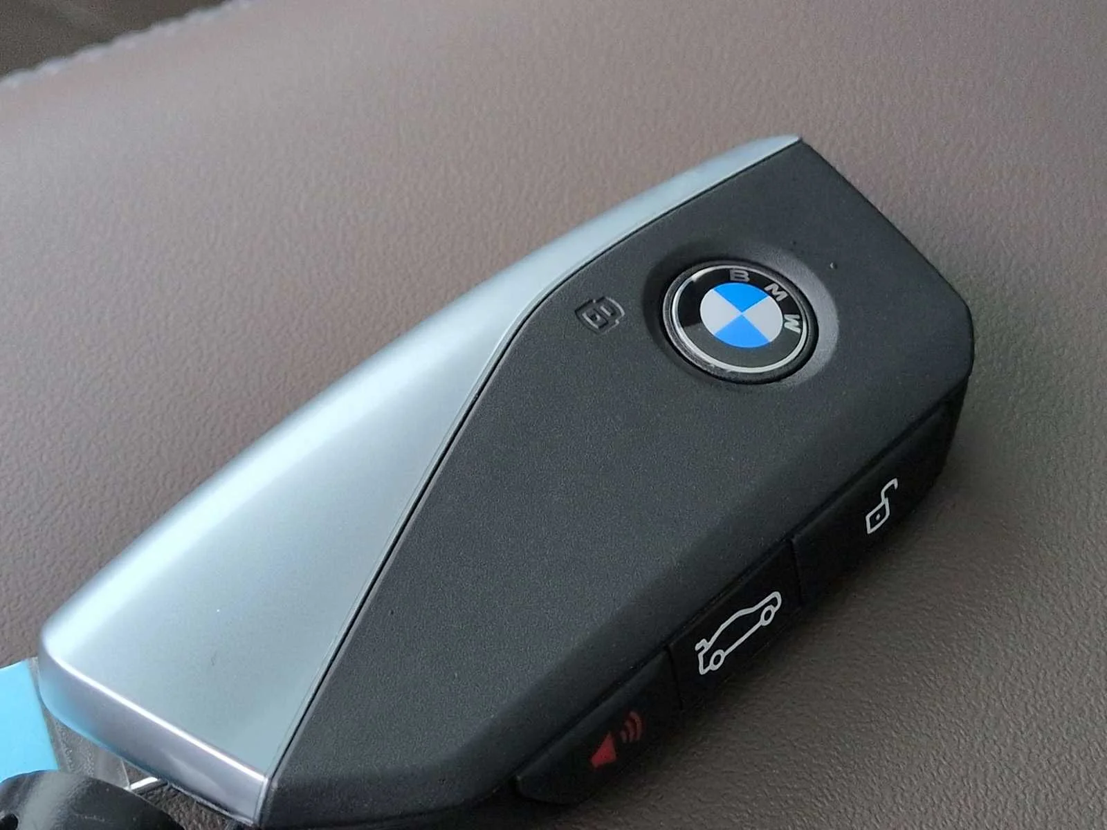 New 2026 Black Sapphire Metallic BMW 30 xDrive image 37