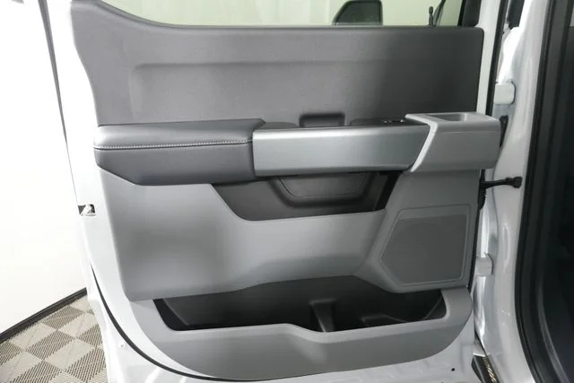 New 2026 Oxford White Ford F-350® XLT image 27