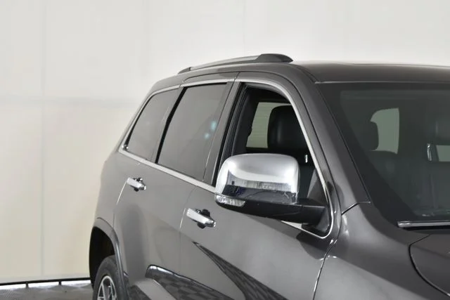 Used 2020 Gray Jeep Limited image 12