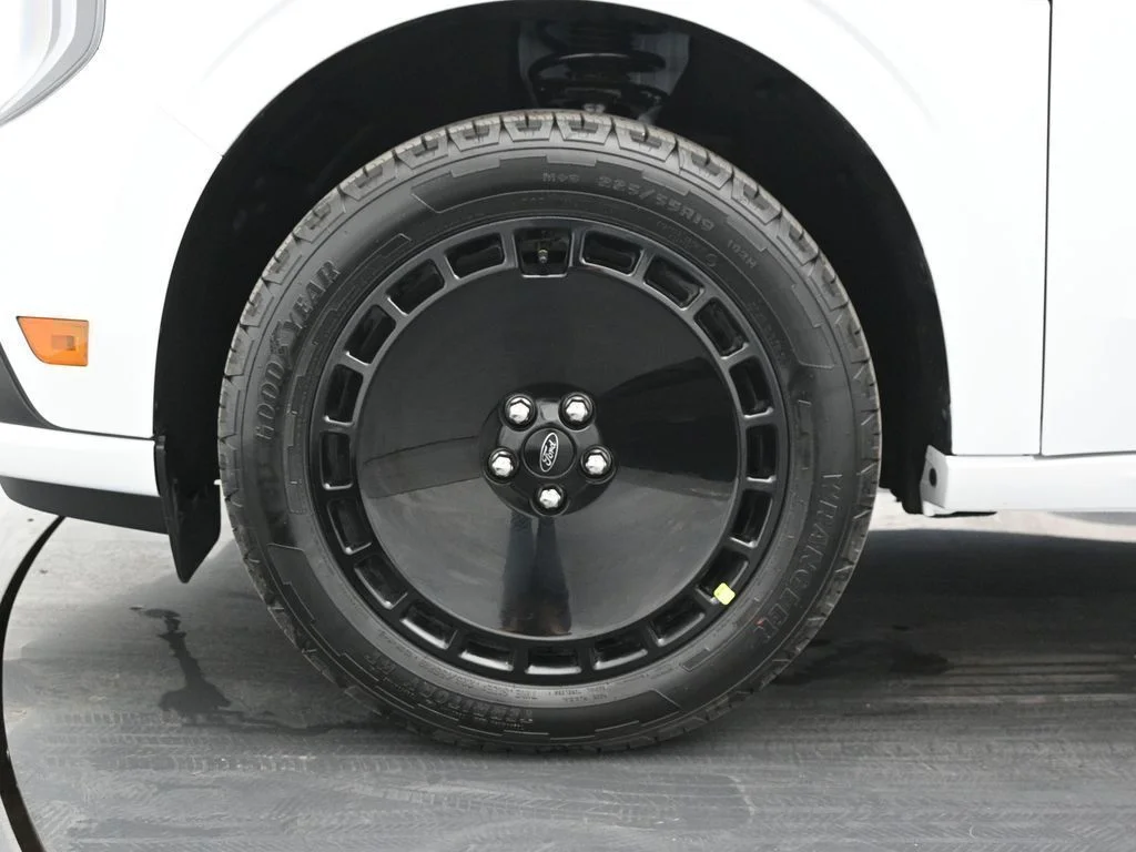 New 2025 White Ford Lobo Standard image 48
