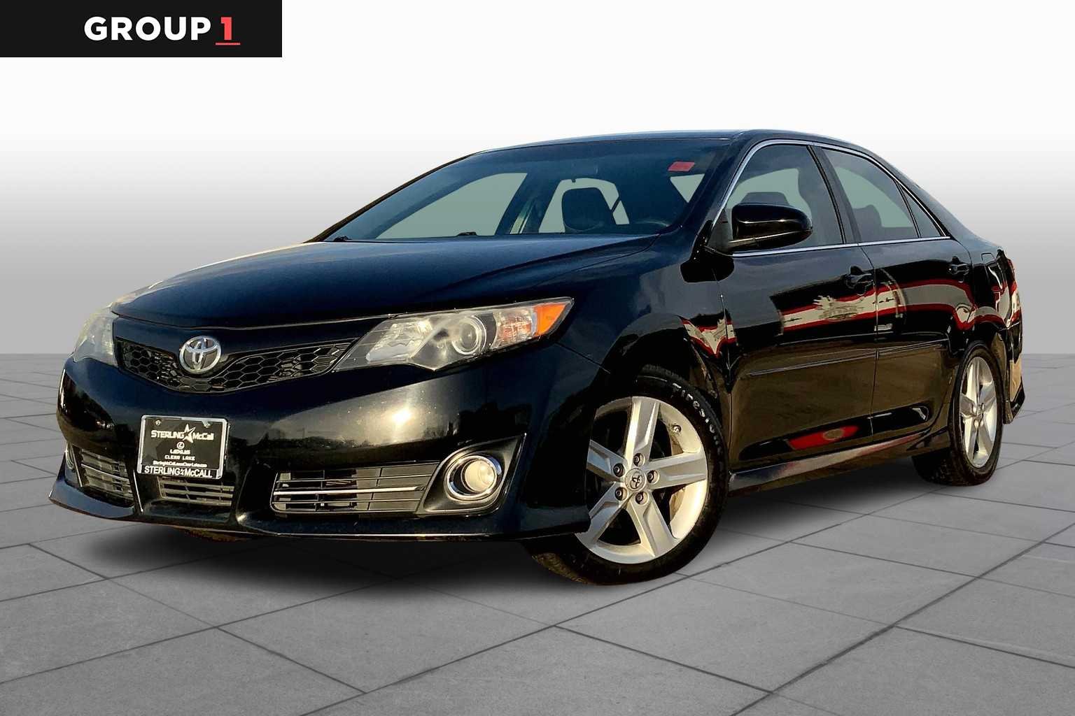 2014 Toyota Camry 2.5 Auto SE's photo