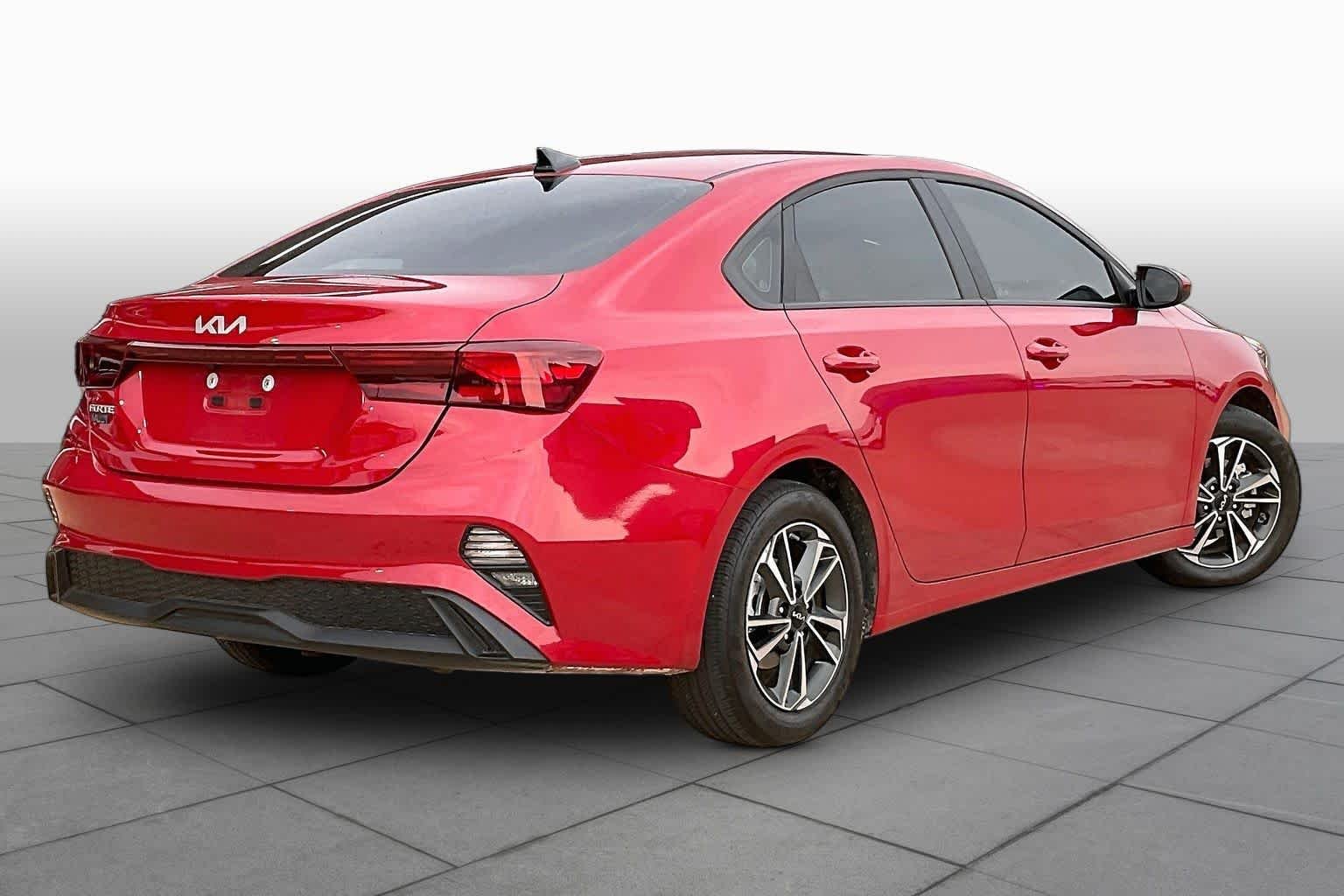 Used 2024 Currant Red Kia LXS image 11