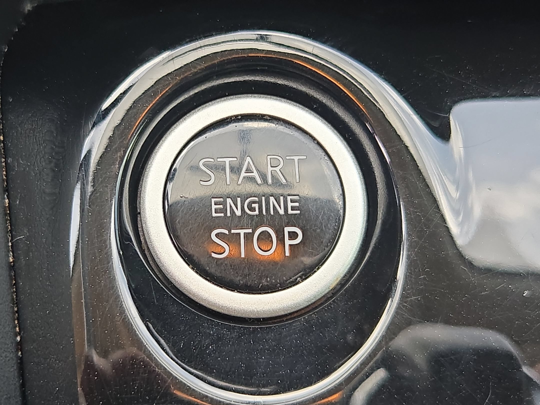 Used 2018 Aspen White / Super Black Nissan SV image 16