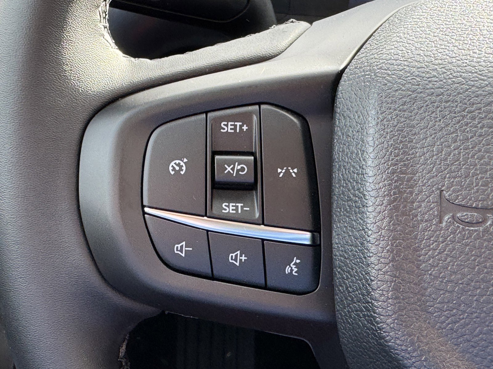 New 2025 Shadow Black Ford XLT image 18