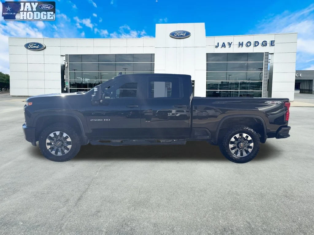 Used 2021 Mosaic Black Metallic Chevrolet Custom image 3