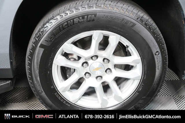 Used 2025 Sterling Gray Metallic Chevrolet LT image 35