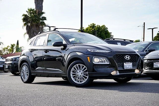 Used 2021 Black Hyundai SEL Plus image 1