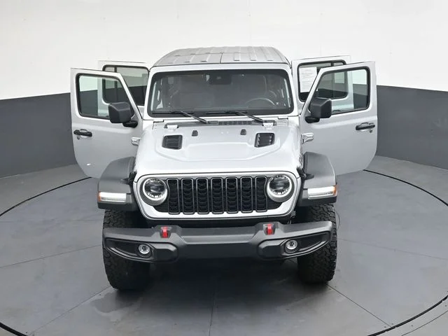 Used 2024 Silver Jeep Rubicon image 39