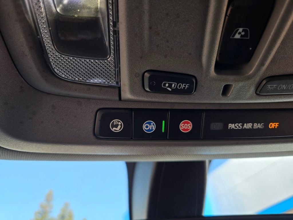 Used 2020 White Chevrolet LT image 8