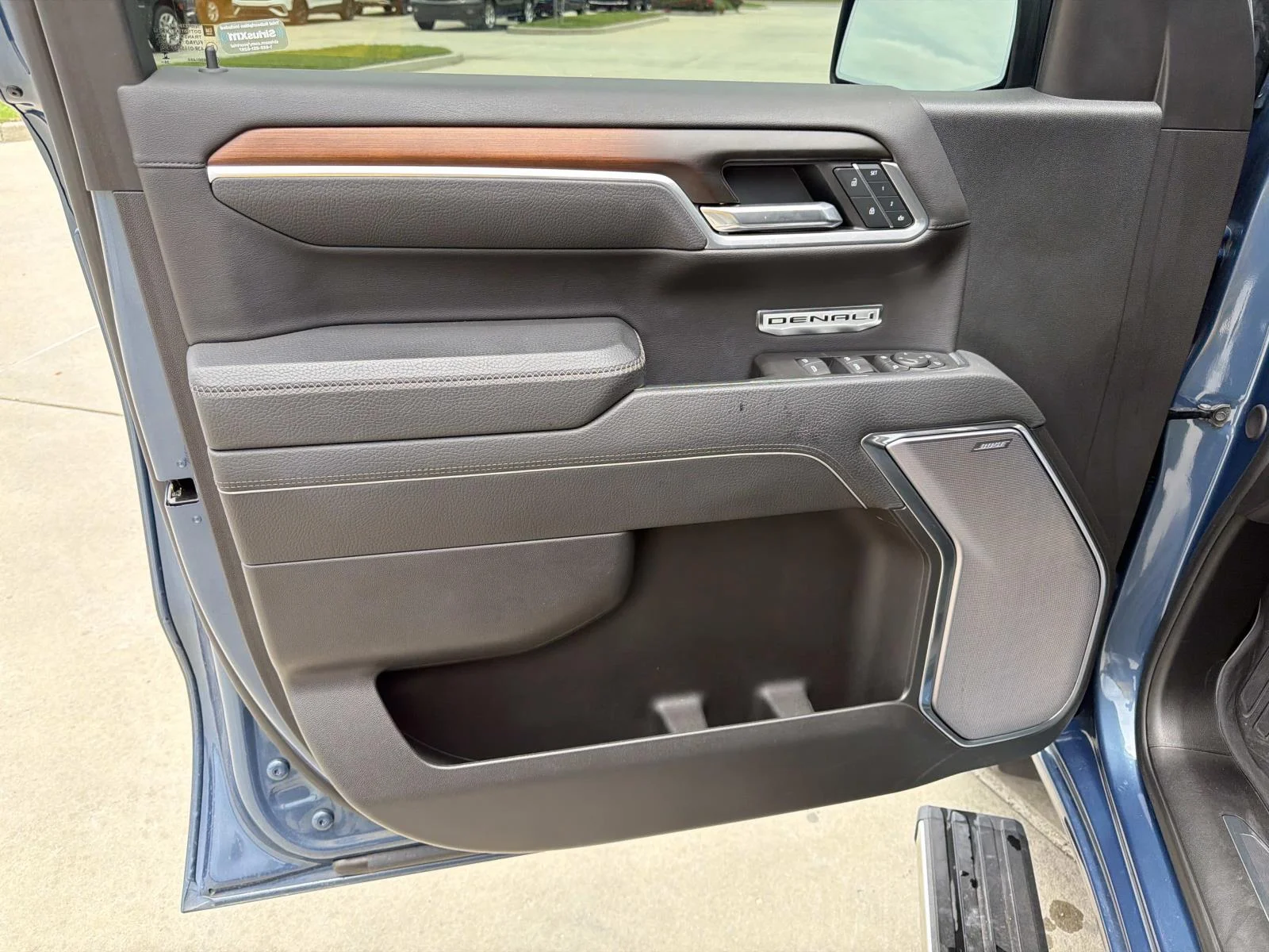 Used 2025 Blue GMC 2WD Crew Cab 147 Denali image 19