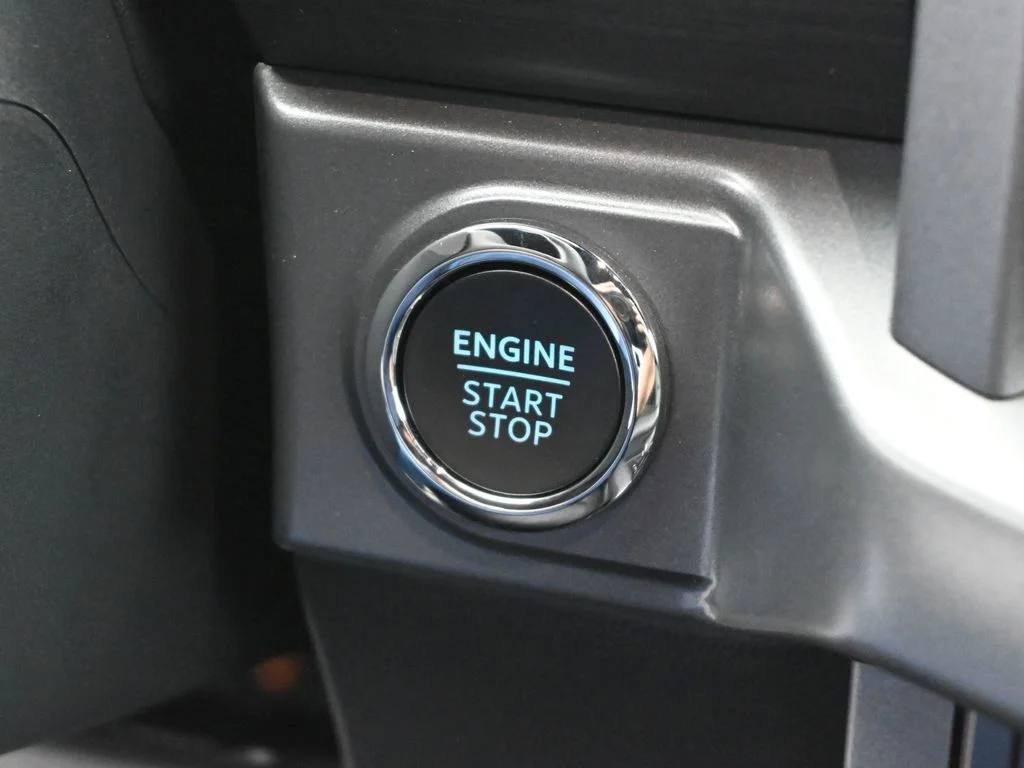 New 2026 Oxford White Ford XLT image 13