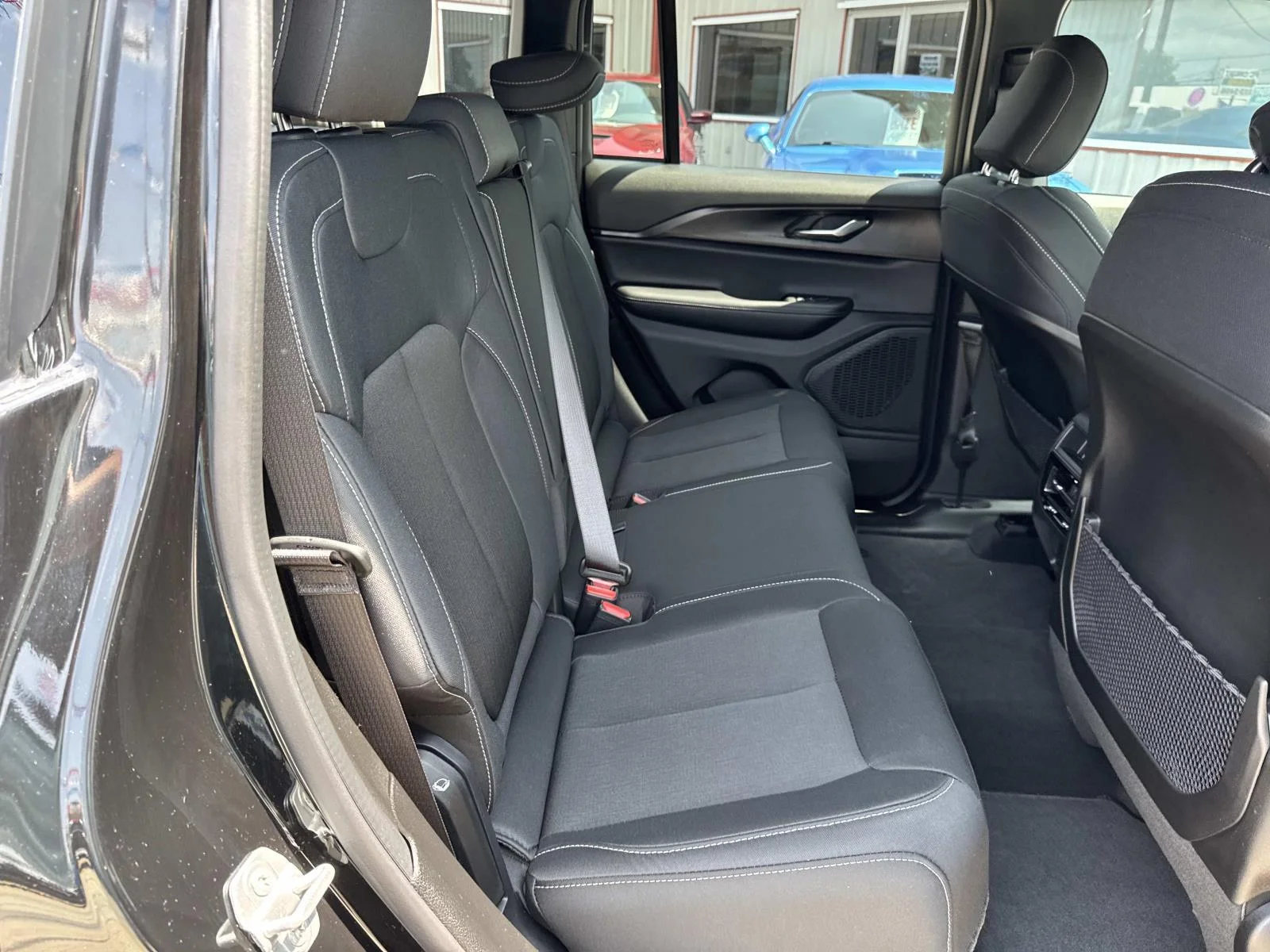 Used 2025 Black Jeep Laredo image 9
