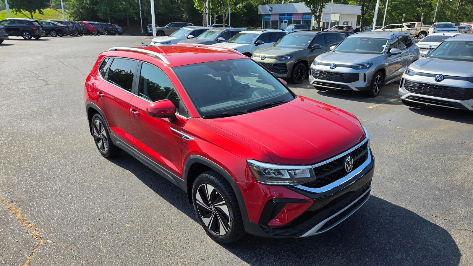 Certified Used 2024 Kings Red Metallic Volkswagen SE image 6