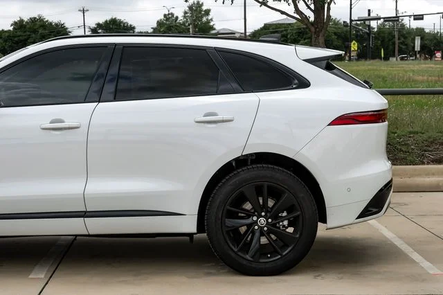 2026 Jaguar F-Pace R-Dynamic S - Photo 15