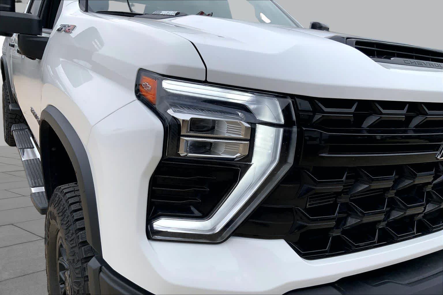 Used 2024 Summit White Chevrolet ZR2 image 27