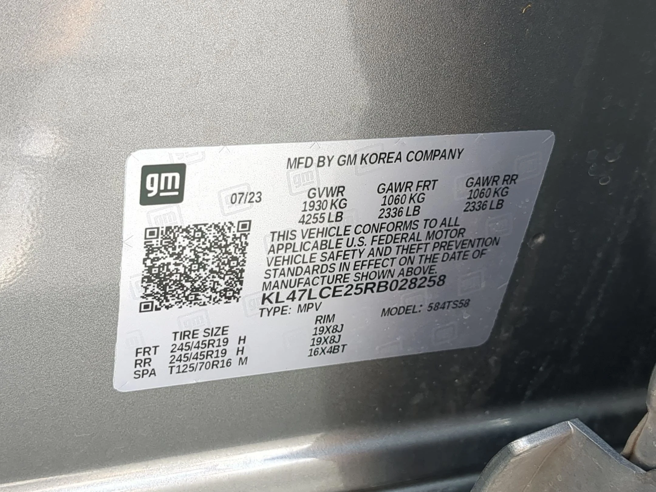 Used 2024 Moonstone Gray Metallic Buick Avenir image 33