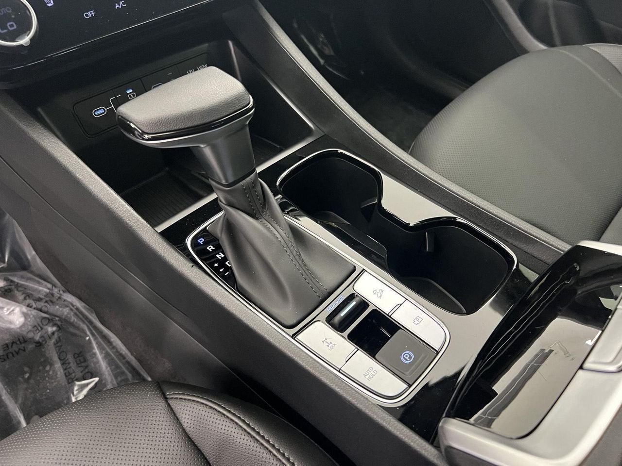 New 2026 Atlas White Hyundai SEL Activity AWD image 19