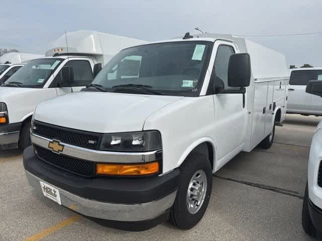2025 Chevrolet Express Cutaway