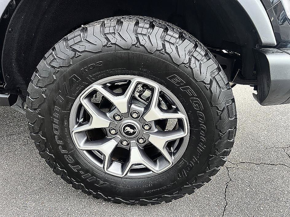 Used 2025 Shadow Black Ford Badlands image 10