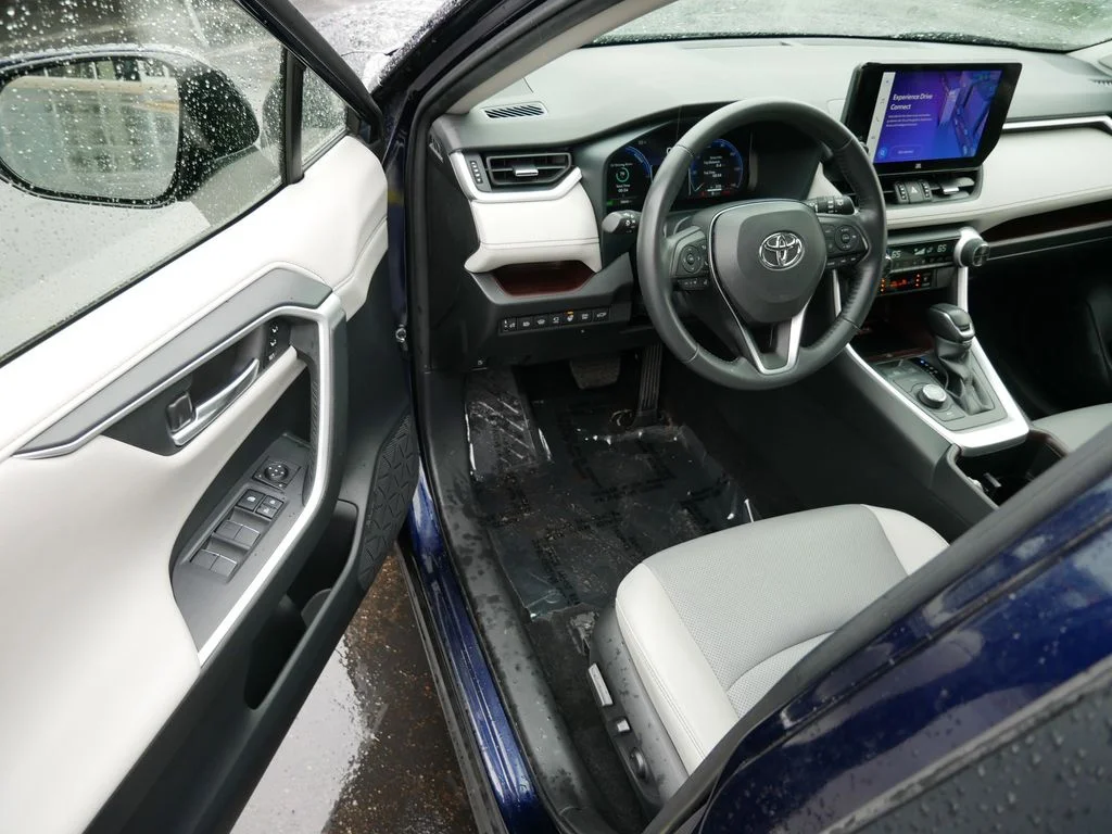 Used 2024  Toyota Limited image 10