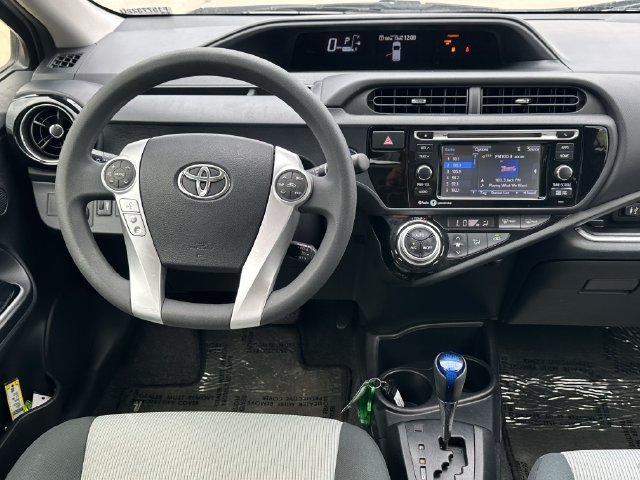 Used 2015 Silver Toyota Three image 11