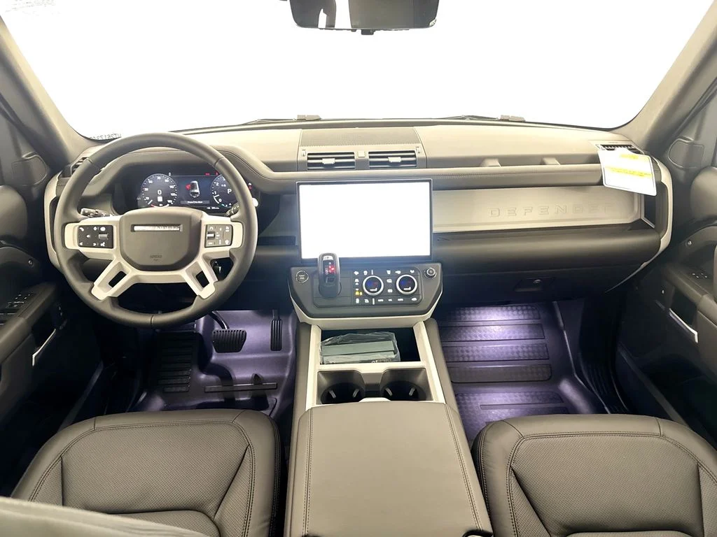 New 2026 Santorini Black Land Rover X-Dynamic SE image 21