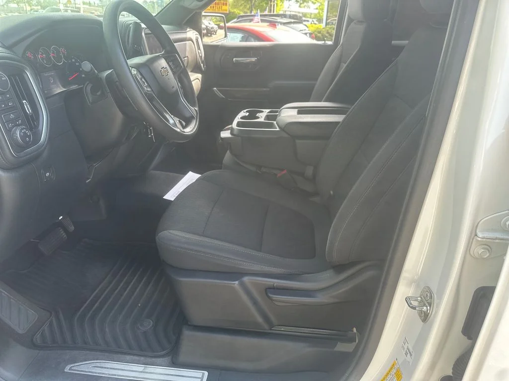 Used 2020 White Chevrolet LT image 7