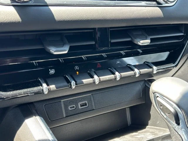 New 2026 Summit White GMC Elevation image 34