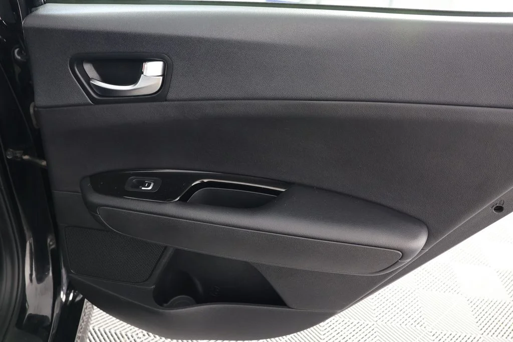 Used 2020 Black Kia SX image 28