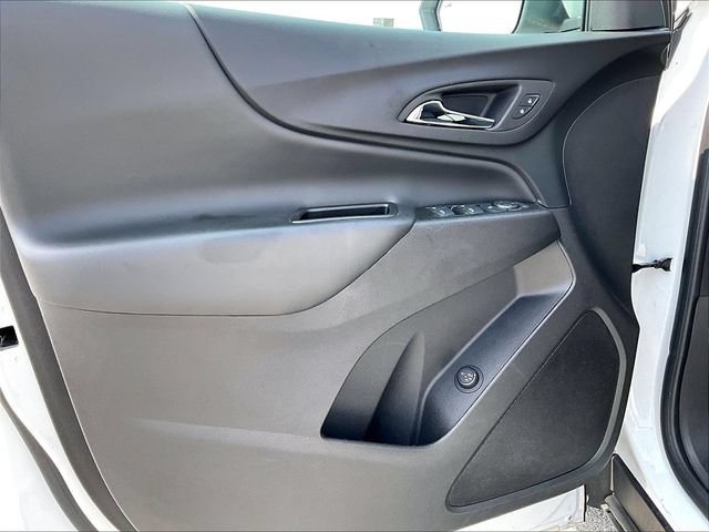 Used 2024 Summit White Chevrolet LT image 9