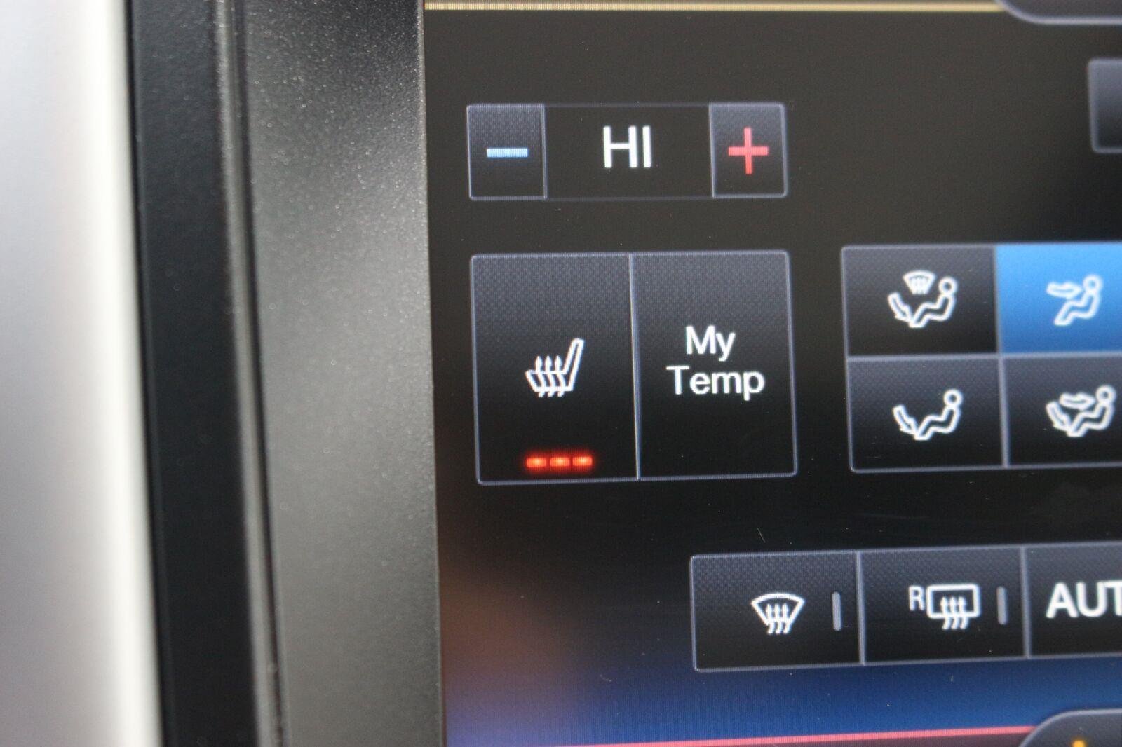 Used 2014 White Ford Limited image 29
