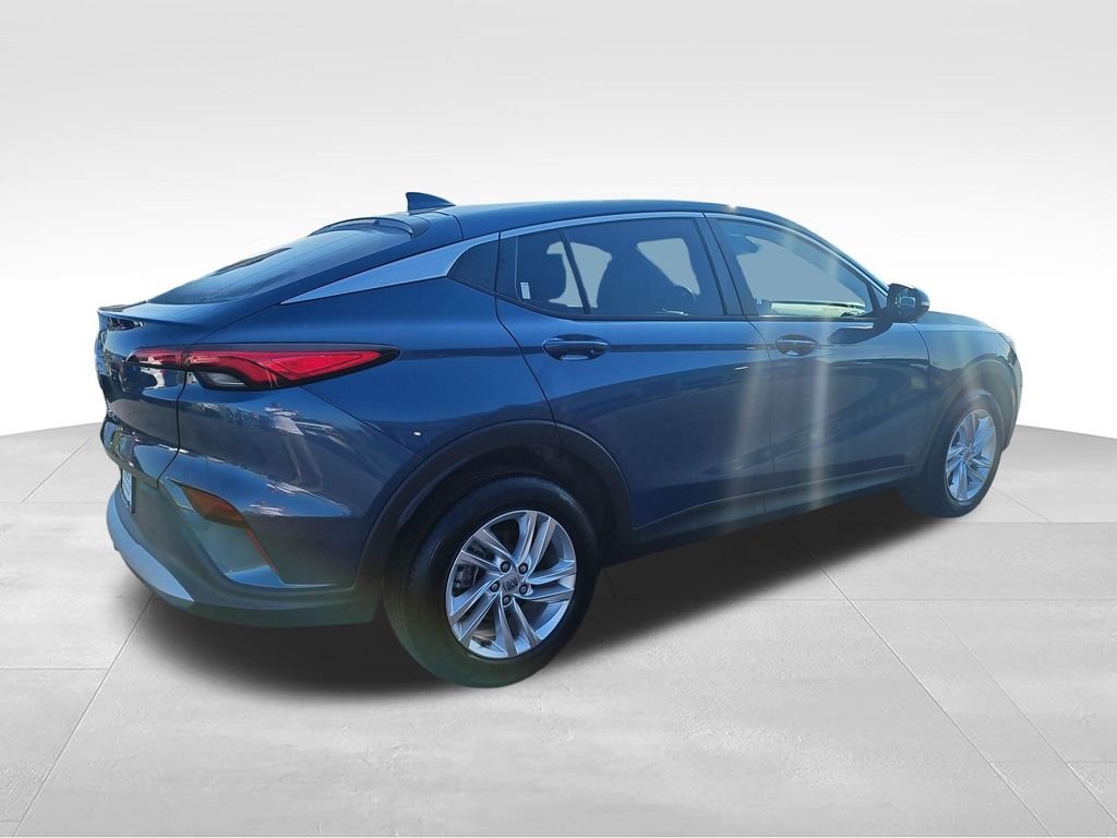 Used 2024 Blue Buick Preferred image 5