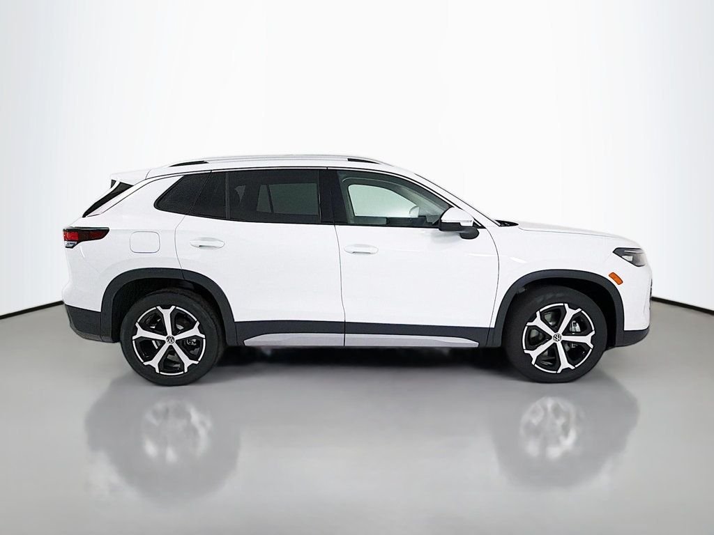 2026 Volkswagen Tiguan SE - Photo 8