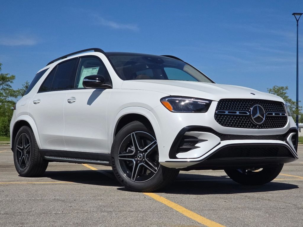 New 2026 MANUFAKTUR Moonlight White Metallic Mercedes-Benz GLE 450 image 1