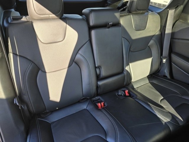 Used 2022 Diamond Black Crystal Pearlcoat Jeep Limited image 29