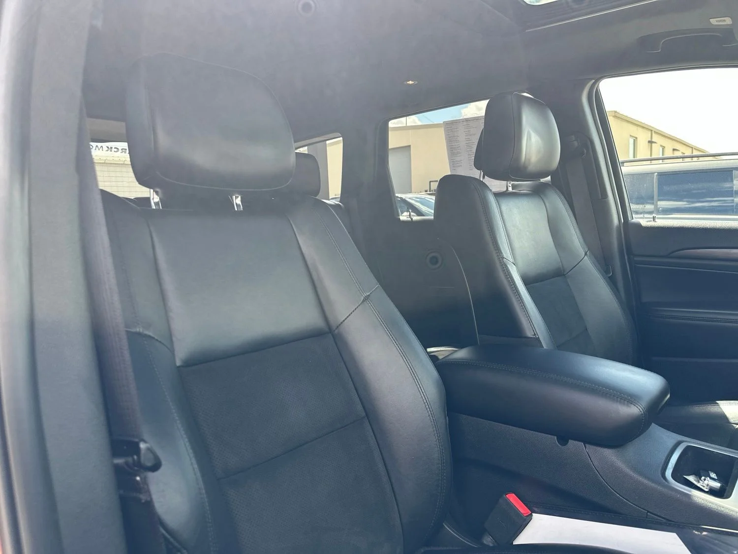 Used 2020 Red Jeep Altitude image 33