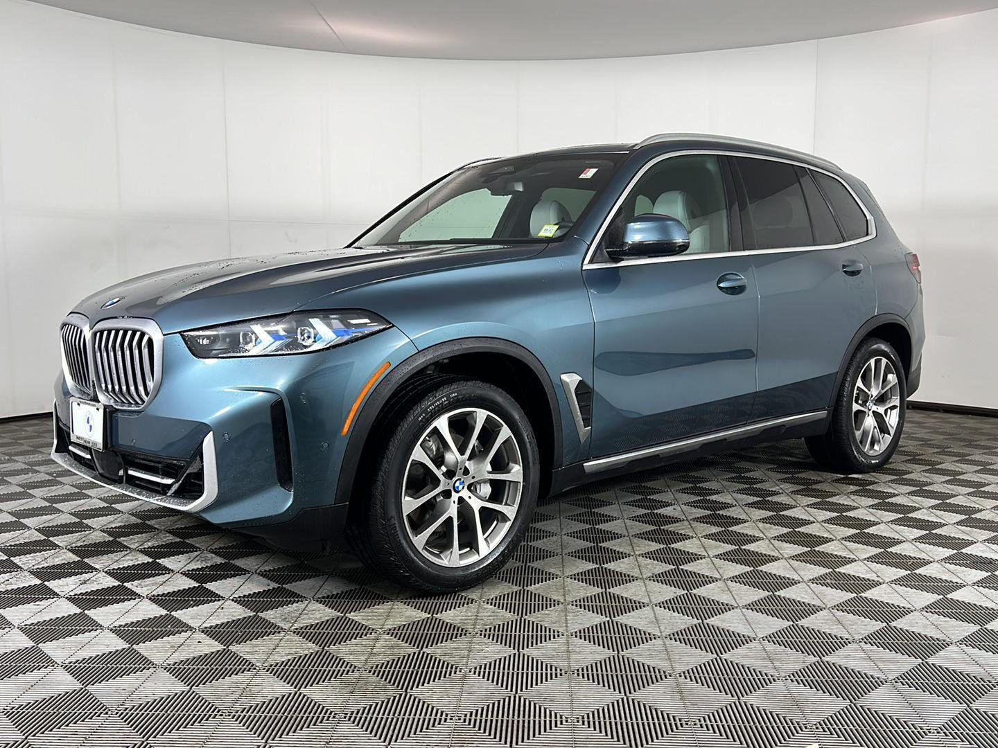 Certified Used 2025 Blue Ridge Mountain Metallic BMW xDrive40i image 12