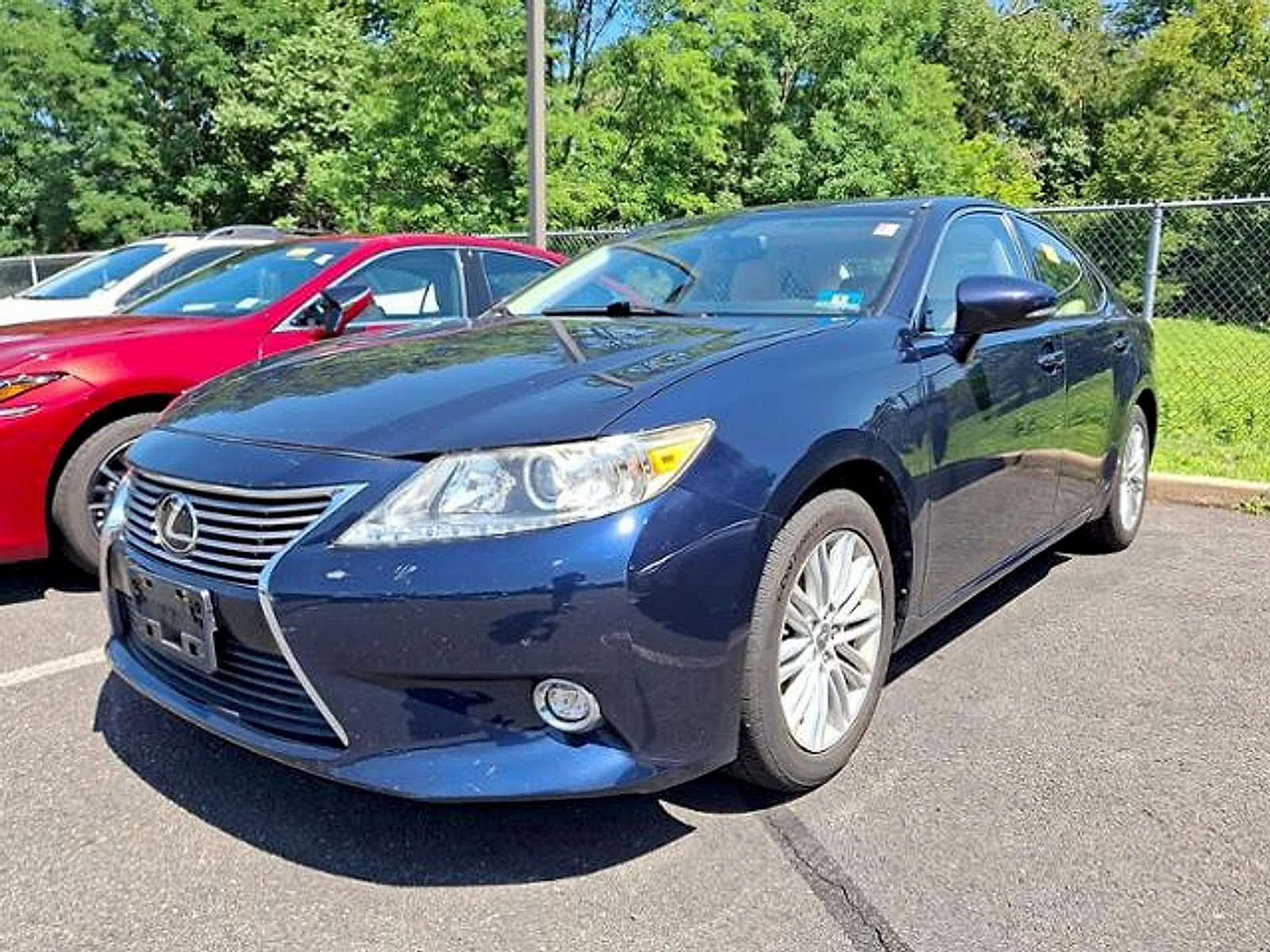 Used 2014  Lexus  image 3