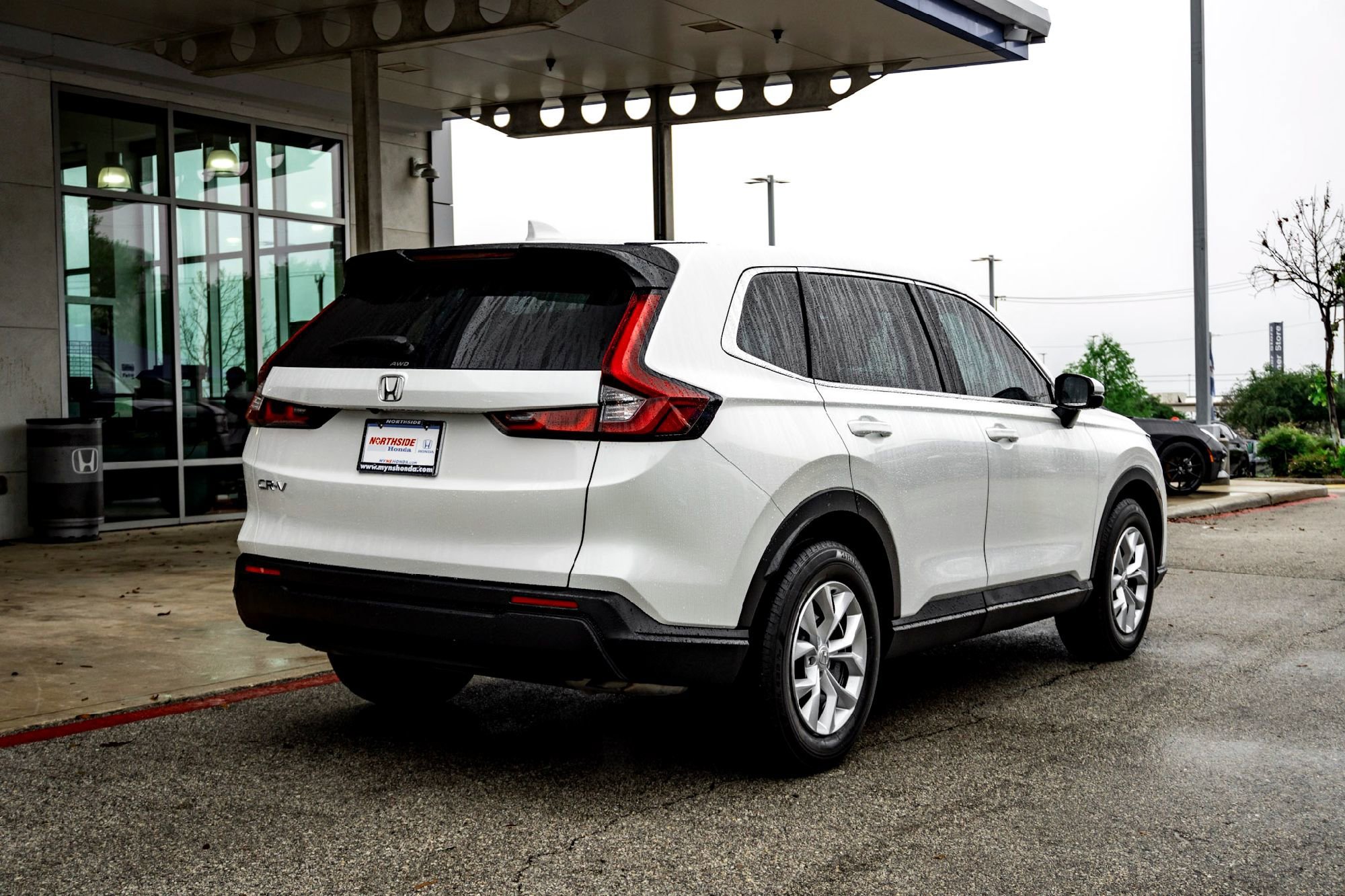 Used 2025 Platinum White Pearl Honda LX image 5