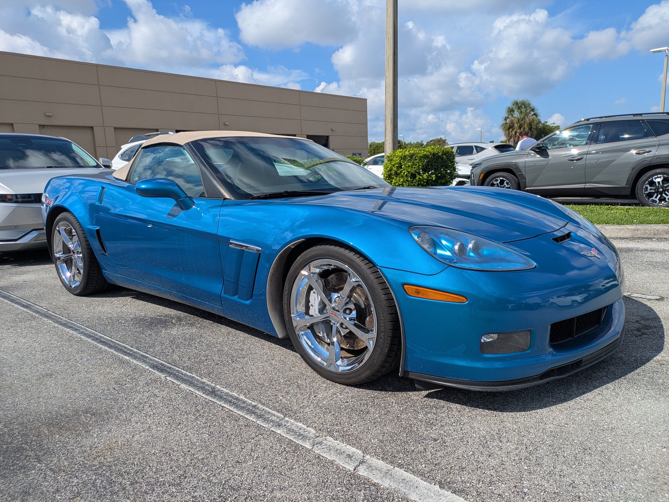 Used 2011 Jetstream Blue Metallic Tintcoat Chevrolet Z16 Grand Sport w/4LT image 2
