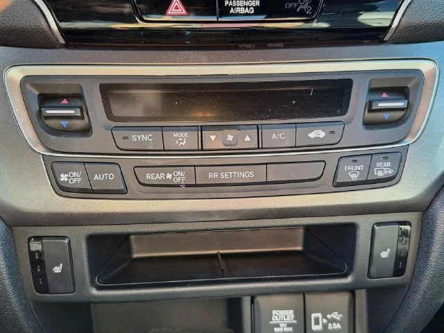 Used 2023  Honda EX-L image 19