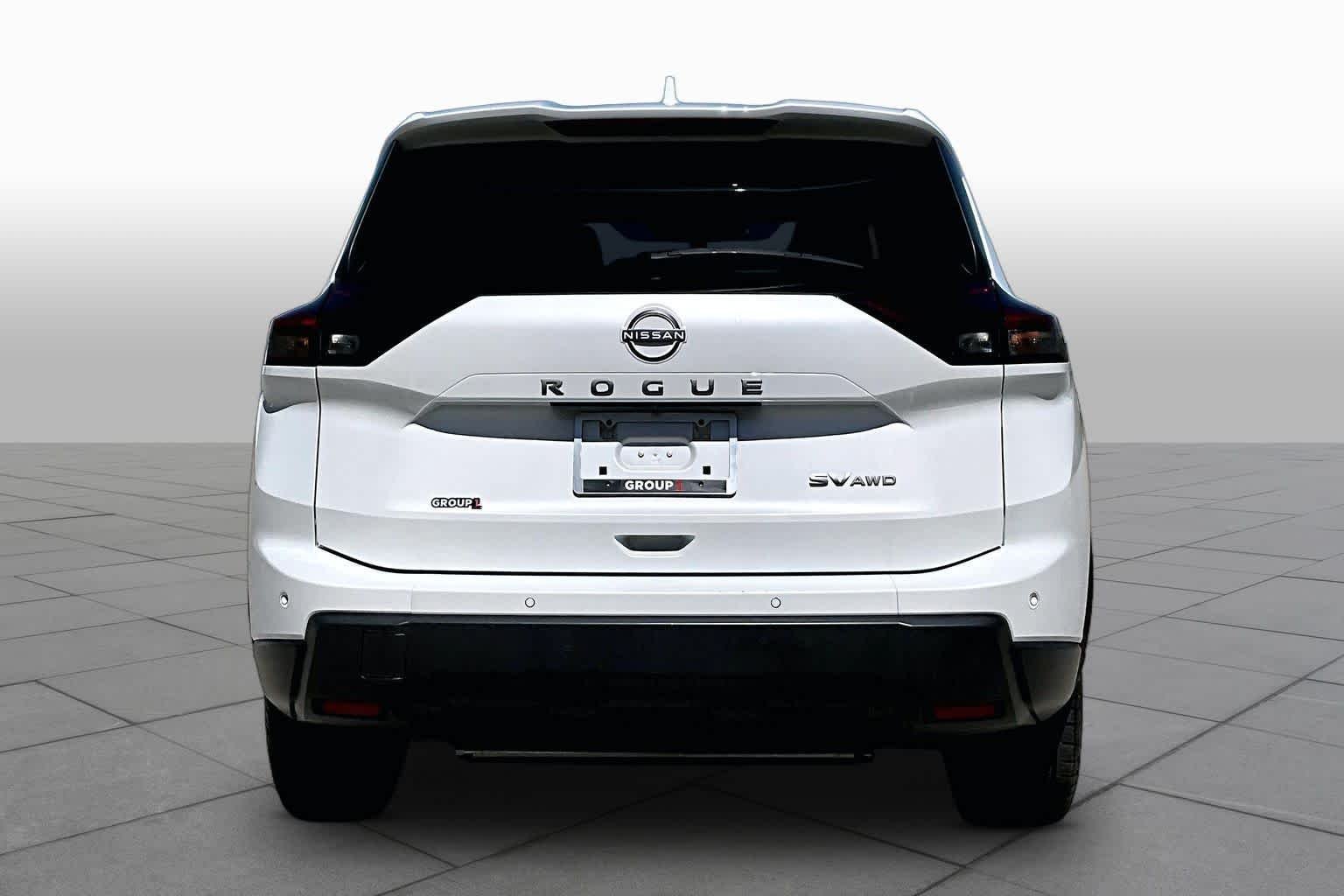 Certified Used 2024 Everest White P Nissan SV image 5